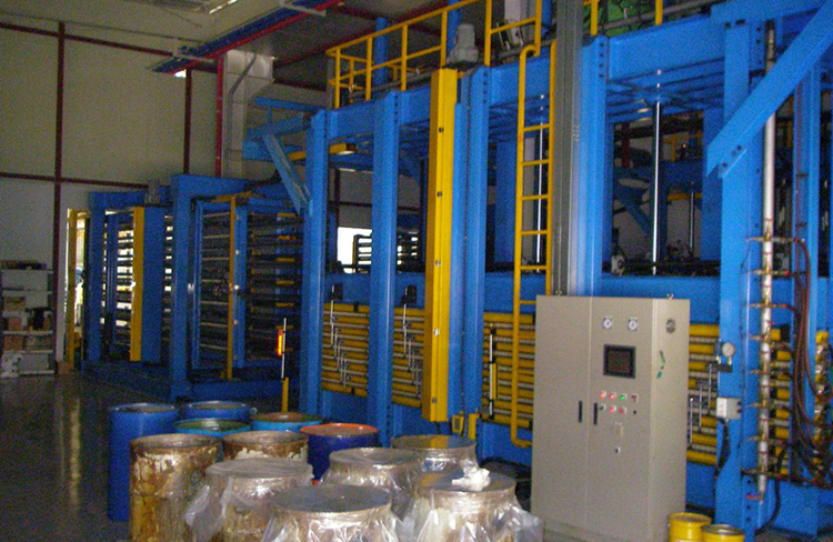 Discontinuous PU/PIR sandwich panel line