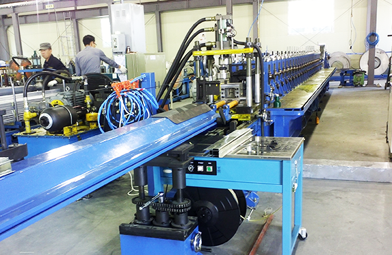 Window reinforcement steel roll forming machine